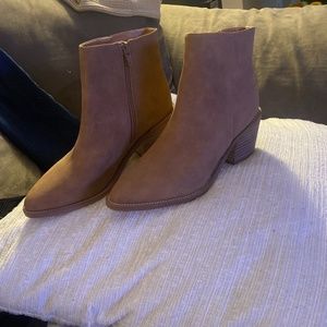 Report ankle boots